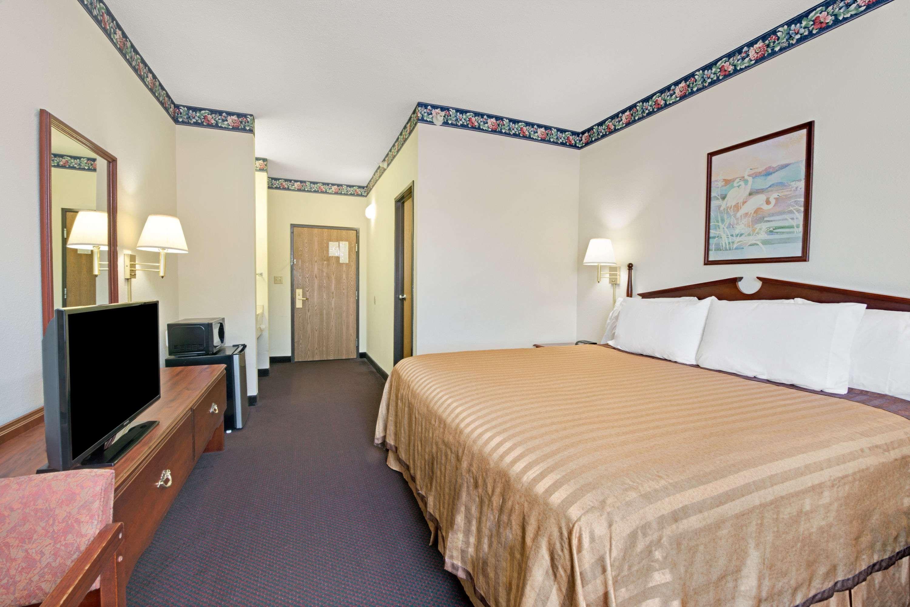 Travelodge By Wyndham St. Louis Berkeley Exterior foto